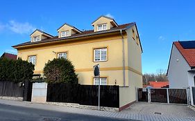 Appartment Pruhonice & Terrace